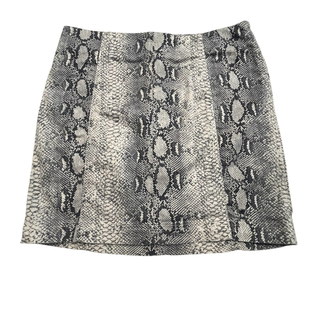 EUC Free People Snake Print Mini Skirt Size 12.